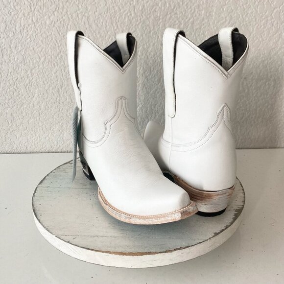 Lane boots Shoes - Lane EMMA JANE Womens Cowboy Bootie 7.5 White Western Cowgirl Short Ankle Boots
